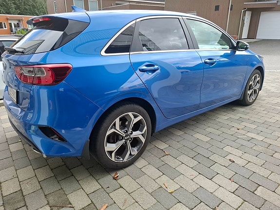Kia Ceed 4 of 8