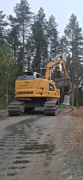 Liebherr R914 4 of 6