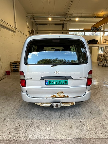 Toyota HiAce 6 of 29