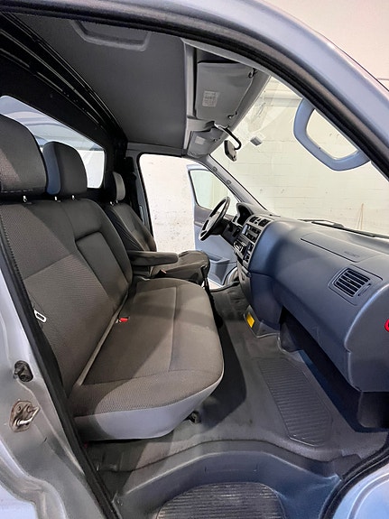 Toyota HiAce 17 of 29