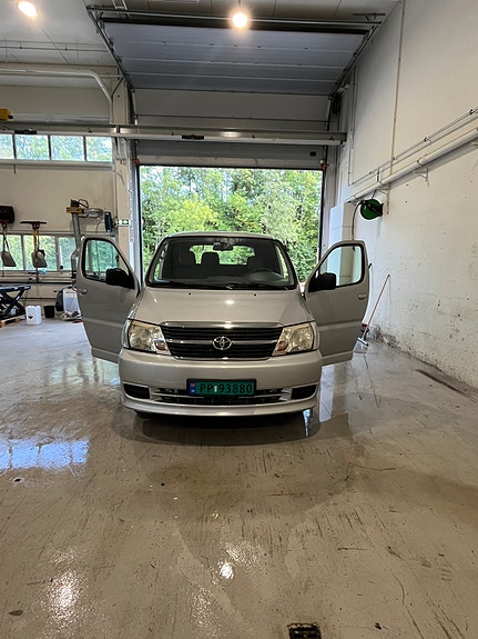 Toyota HiAce 13 of 29