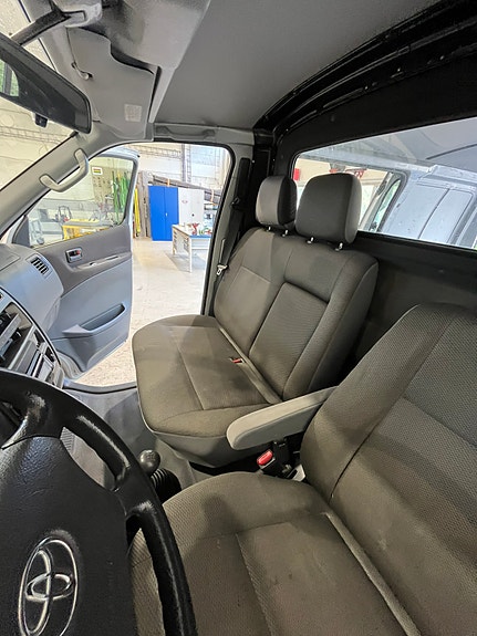 Toyota HiAce 21 of 29