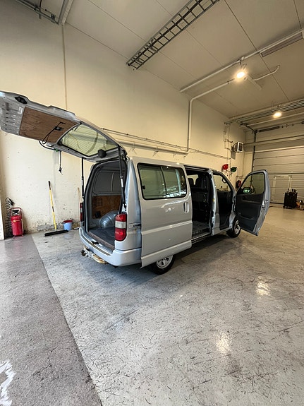 Toyota HiAce 16 of 29