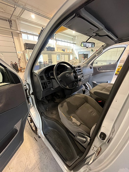Toyota HiAce 19 of 29