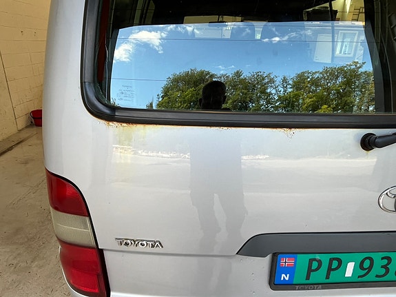 Toyota HiAce 8 of 29