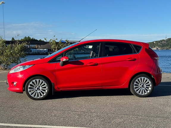 Ford Fiesta 2 of 15