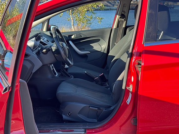 Ford Fiesta 10 of 15