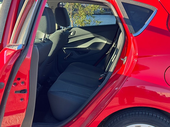 Ford Fiesta 11 of 15