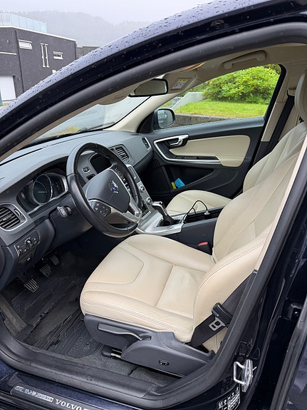 Volvo S60 2 of 10