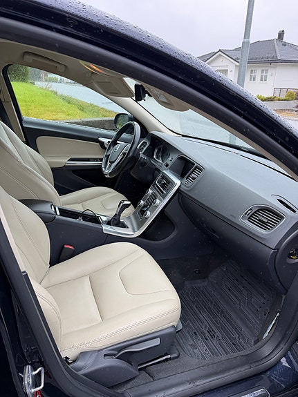 Volvo S60 3 of 10