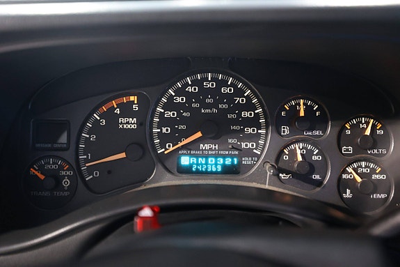Chevrolet Silverado 2500 12 of 22