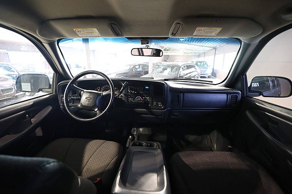 Chevrolet Silverado 2500 13 of 22