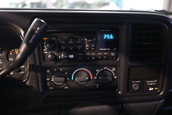 Chevrolet Silverado 2500 14 of 22