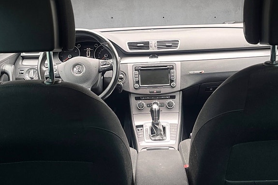 Volkswagen Tiguan 12 of 24