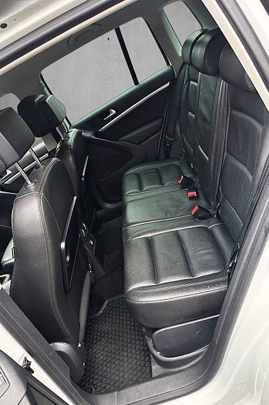 Volkswagen Tiguan 16 of 24