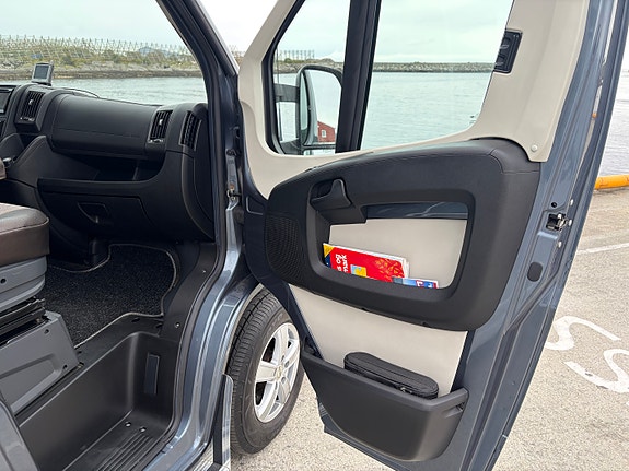 Knaus R16 19 of 30