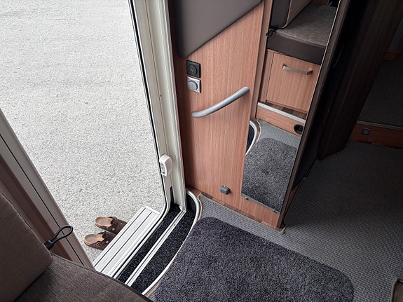 Knaus R16 27 of 30