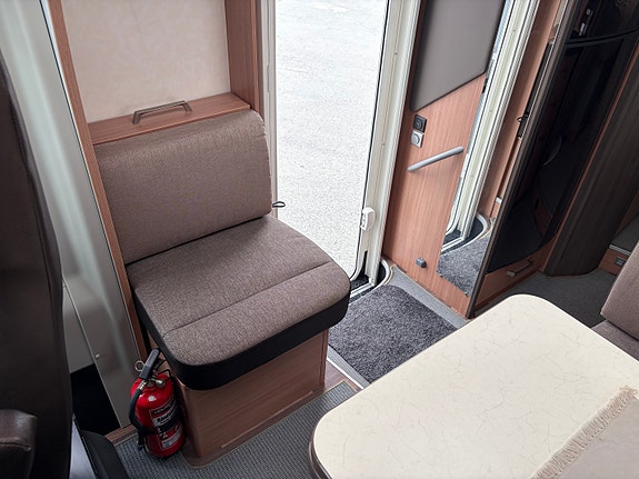 Knaus R16 23 of 30