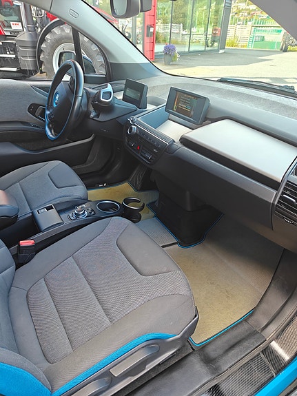 BMW i3 9 of 15
