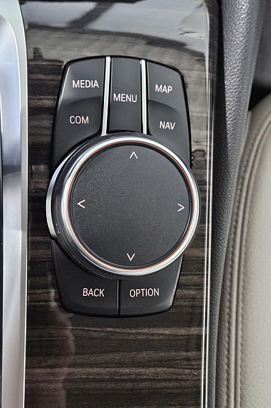 BMW 530i 27 of 30