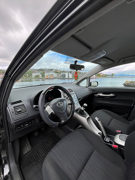 Toyota Auris 6 of 7