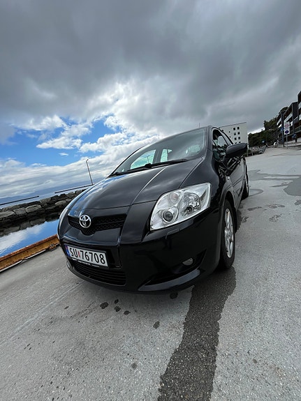Toyota Auris 3 of 7