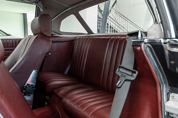 Mercedes-Benz 560 SL 24 of 25