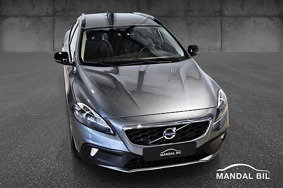 Volvo V40 Cross Country 3 of 30
