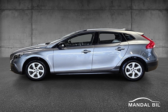 Volvo V40 Cross Country 9 of 30