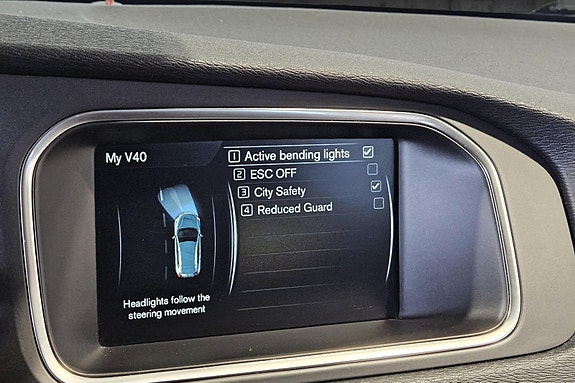 Volvo V40 Cross Country 30 of 30