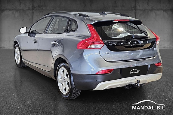 Volvo V40 Cross Country 14 of 30