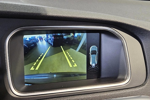 Volvo V40 Cross Country 27 of 30