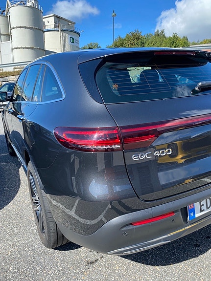 Mercedes-Benz EQC400 4 of 10