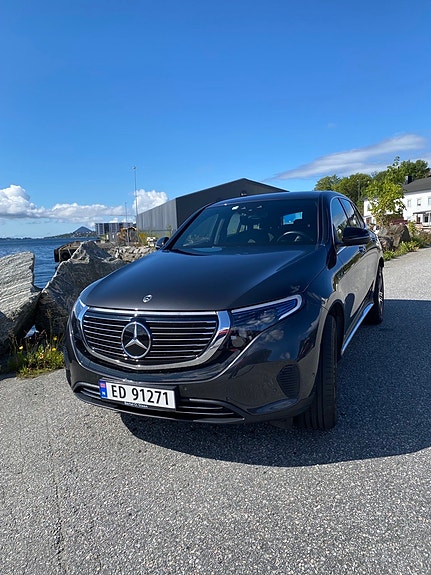 Mercedes-Benz EQC400 3 of 10