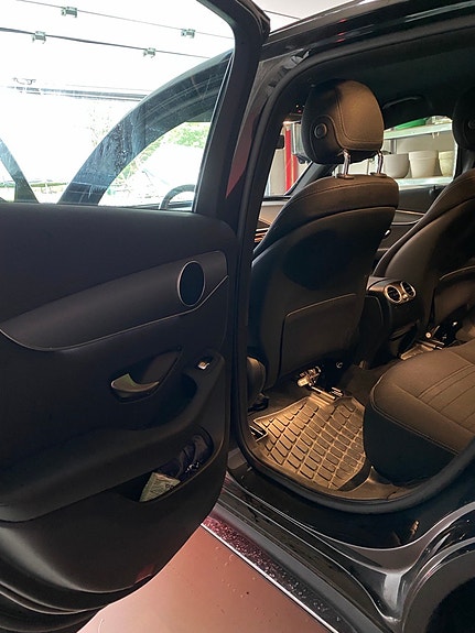 Mercedes-Benz EQC400 10 of 10