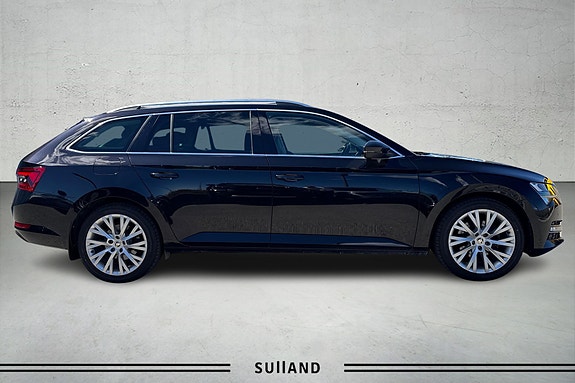 Skoda Superb 9 of 26
