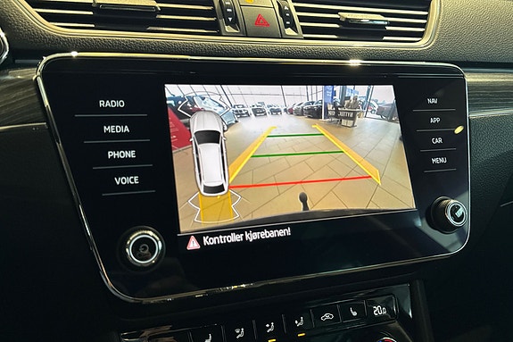 Skoda Superb 16 of 26