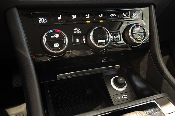 Skoda Superb 21 of 26