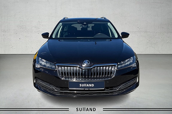 Skoda Superb 2 of 26