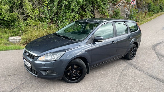 Ford Focus 2 of 27