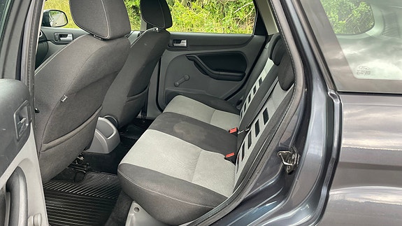 Ford Focus 12 of 27