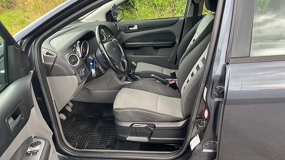 Ford Focus 9 of 27