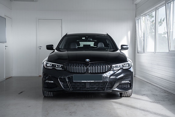 BMW 330e 2 of 30