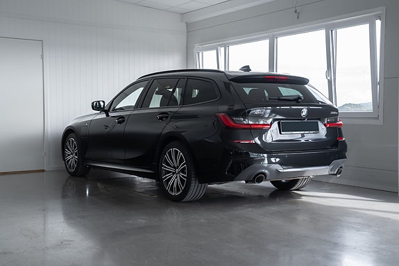 BMW 330e 14 of 30
