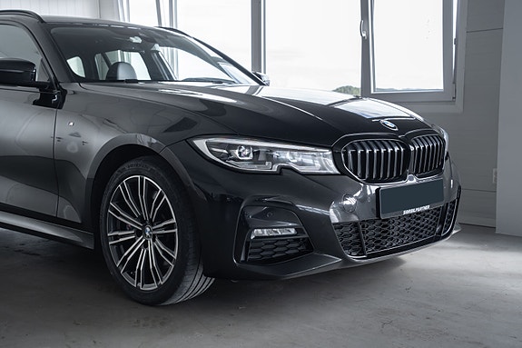 BMW 330e 4 of 30