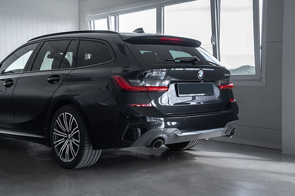 BMW 330e 16 of 30