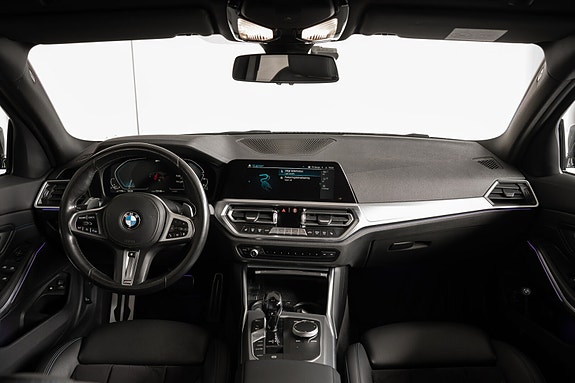 BMW 330e 27 of 30