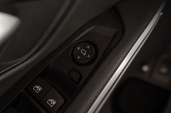 BMW 330e 18 of 30