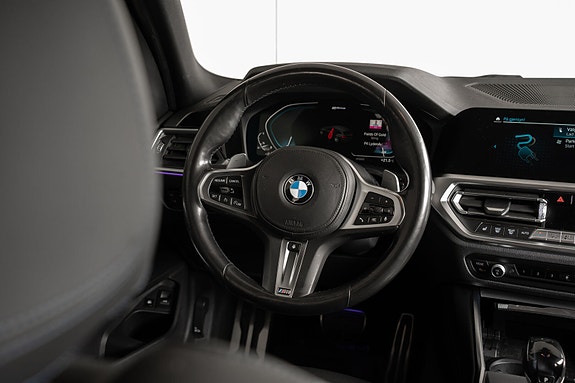 BMW 330e 28 of 30