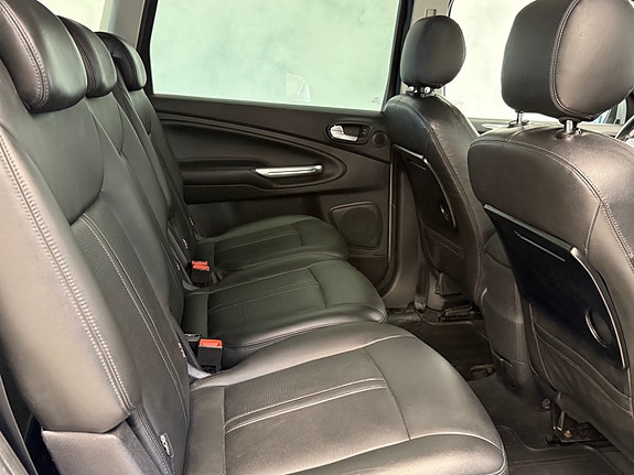 Ford S-MAX 21 of 28